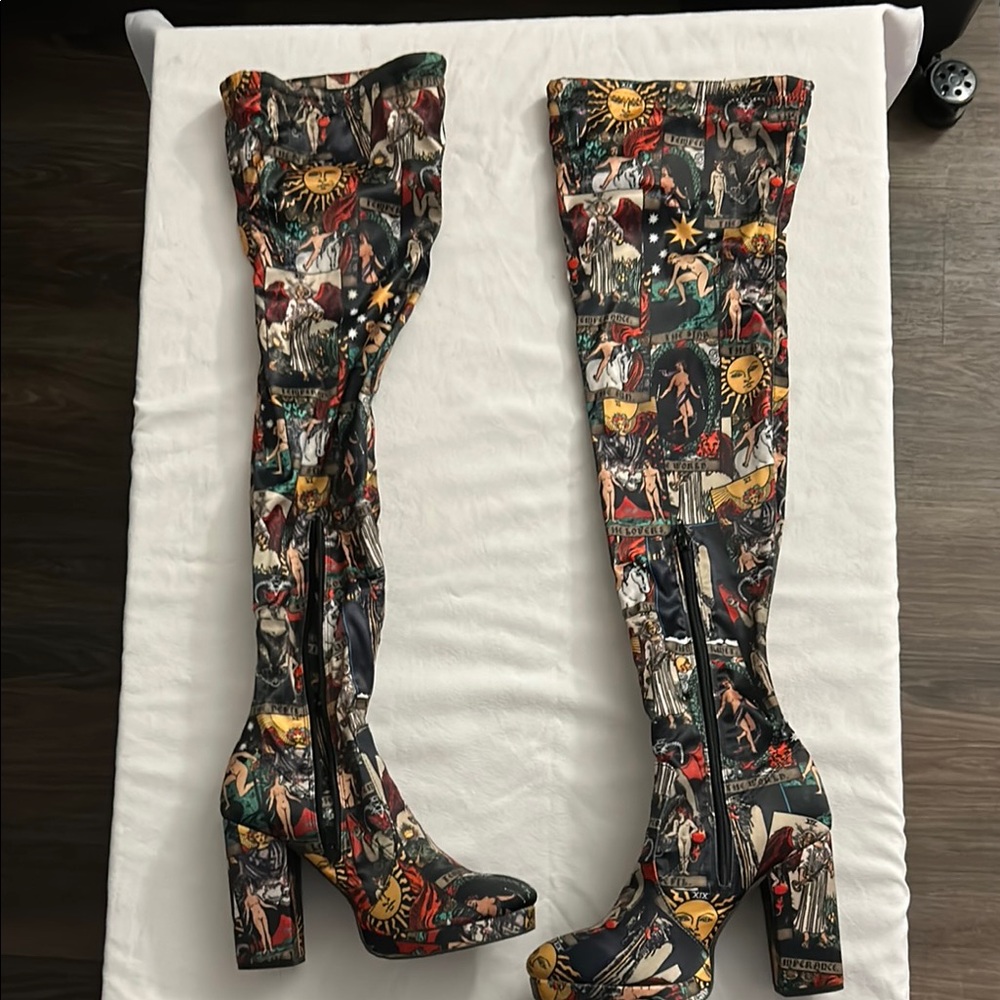 Horoscopez Tarot Women's Boots